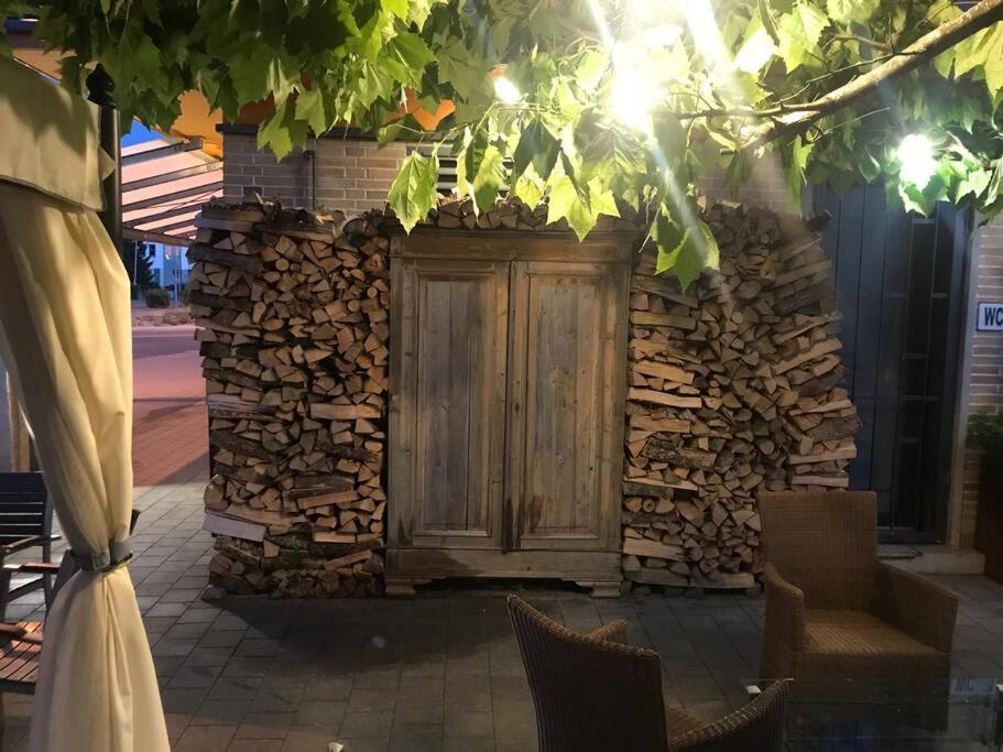 Kleine Wohnung Im - Konzept Flieger - 2 Stockwerke Tettnang Exterior foto